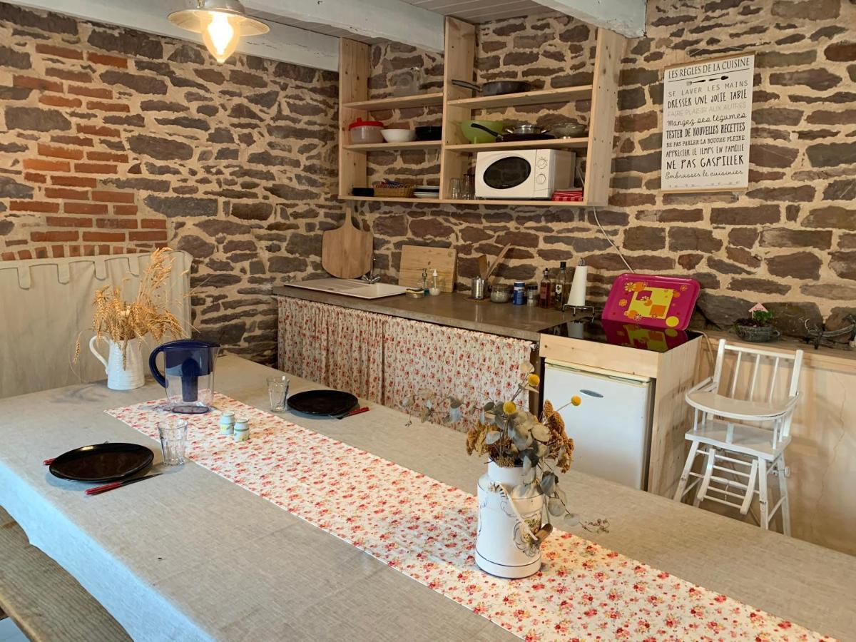 Les Bouyeres Bed & Breakfast Saint-Malon-sur-Mel Exterior photo