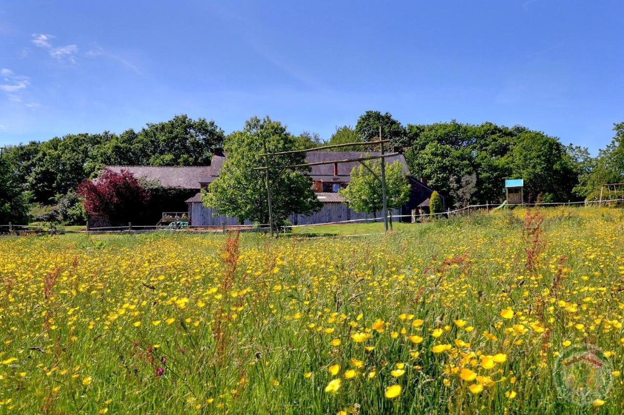 Les Bouyeres Bed & Breakfast Saint-Malon-sur-Mel Exterior photo