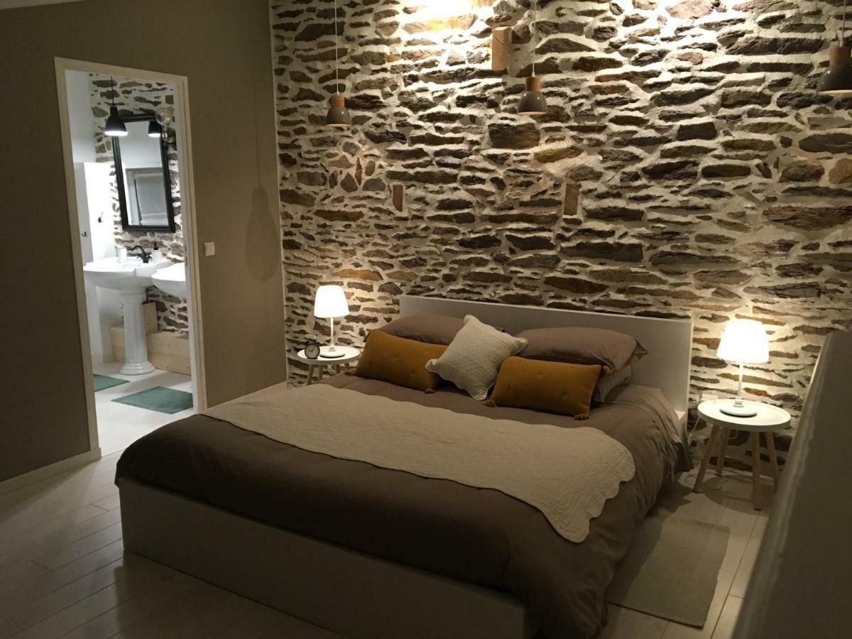 Les Bouyeres Bed & Breakfast Saint-Malon-sur-Mel Exterior photo
