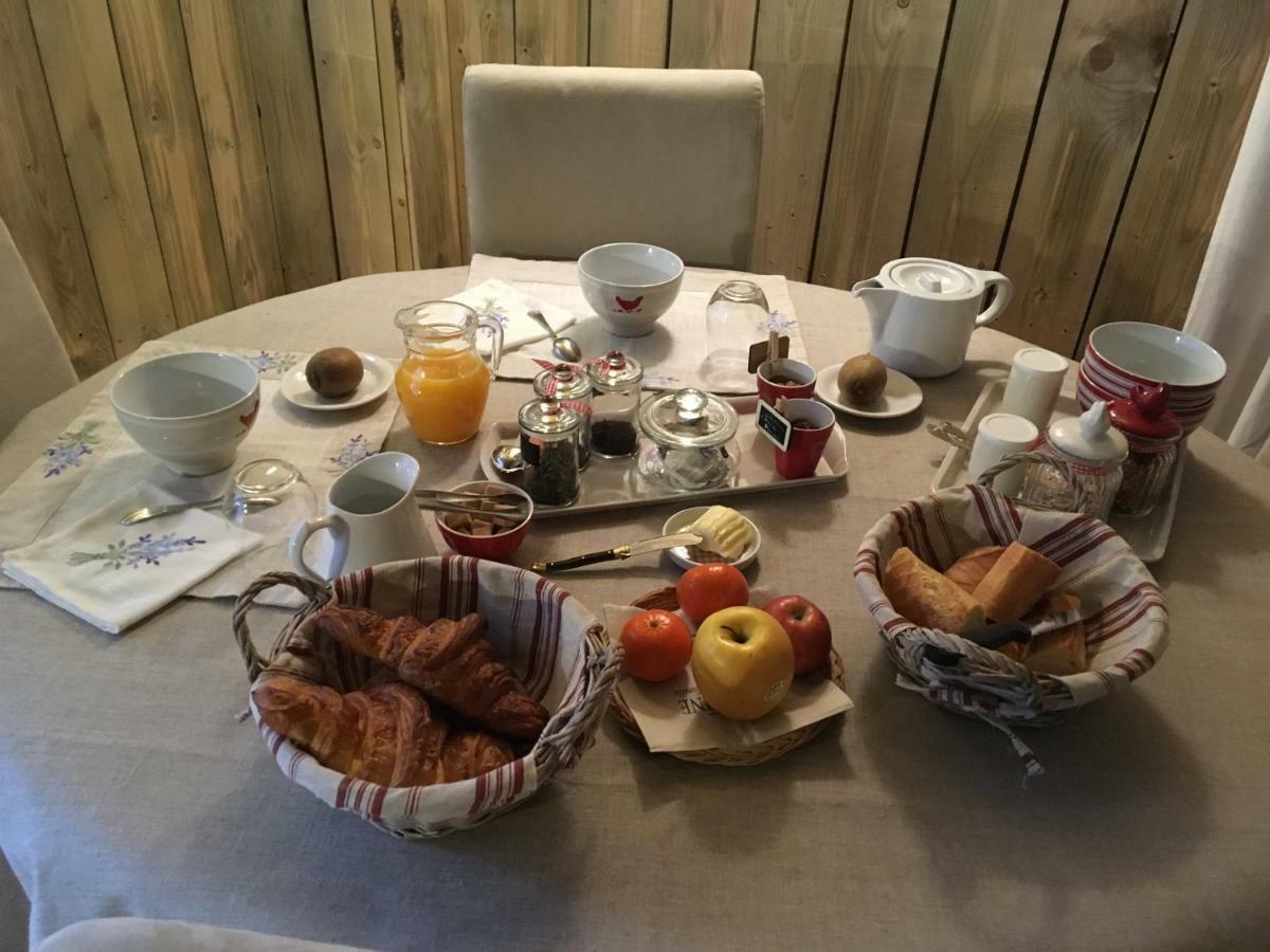 Les Bouyeres Bed & Breakfast Saint-Malon-sur-Mel Exterior photo