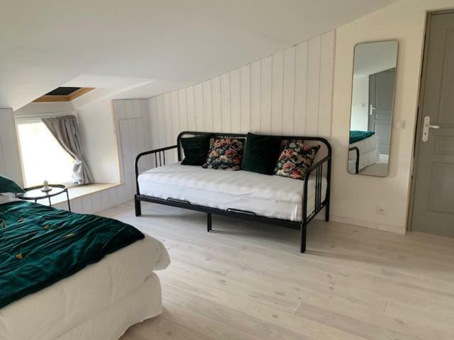 Les Bouyeres Bed & Breakfast Saint-Malon-sur-Mel Exterior photo